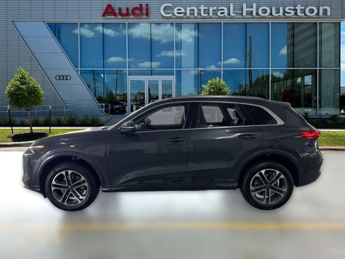 Used 2025 Audi Q5 Premium Plus w/ Premium Plus image 2