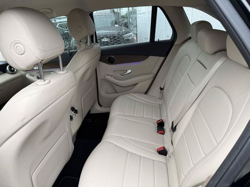 Used 2022 Mercedes-Benz GLC 300 4MATIC image 15
