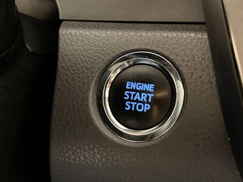 Used 2024 Toyota Camry SE image 34