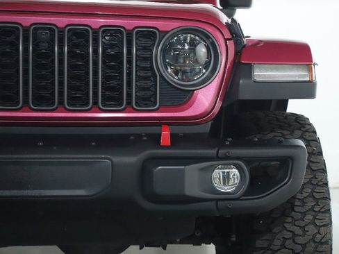 Used 2024 Jeep Wrangler Unlimited Rubicon image 7