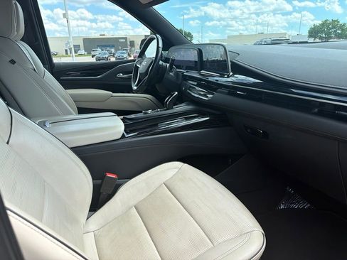 Used 2021 Cadillac Escalade Sport w/ Driver Assist Tech Package AWD/4WD image 9