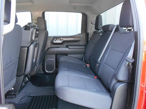 Used 2023 Chevrolet Silverado 1500 LT w/ Z71 Off-Road Package image 7