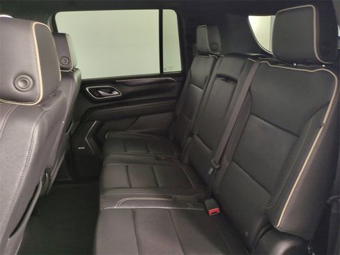 Used 2024 GMC Yukon XL SLT image 16
