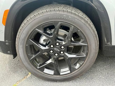 Used 2026 Chevrolet Traverse RS FWD image 32