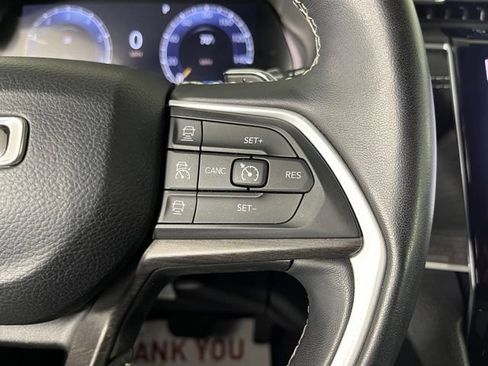 Used 2022 Jeep Grand Cherokee L Limited w/ Black Appearance Package AWD/4WD image 22