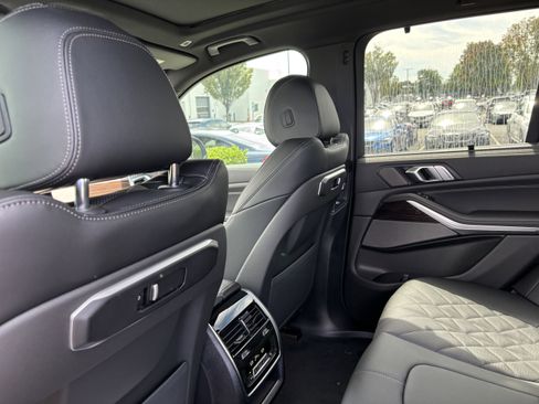 Used 2026 BMW X5 sDrive40i w/ Premium Package image 34