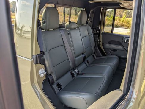 New 2026 Jeep Gladiator Mojave image 43