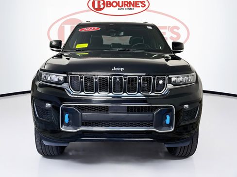 Used 2023 Jeep Grand Cherokee Overland w/ Advanced Protech Group III AWD/4WD image 7