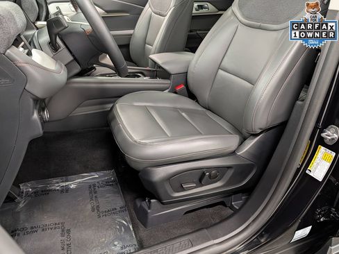 Used 2025 Ford Explorer Active w/ Active Comfort Package AWD/4WD image 12