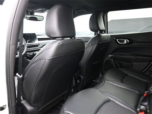 New 2026 Jeep Compass Latitude image 15