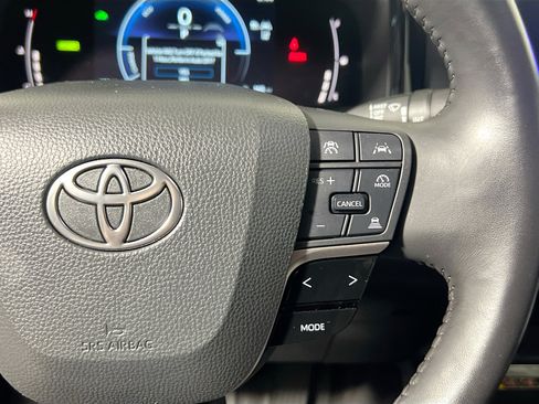 Used 2025 Toyota Camry LE w/ Convenience Package FWD image 19