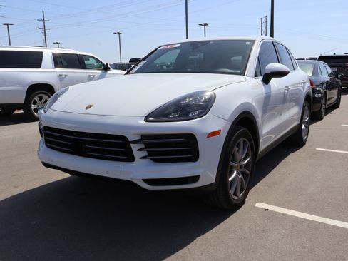 Used 2019 Porsche Cayenne SUV AWD image 3