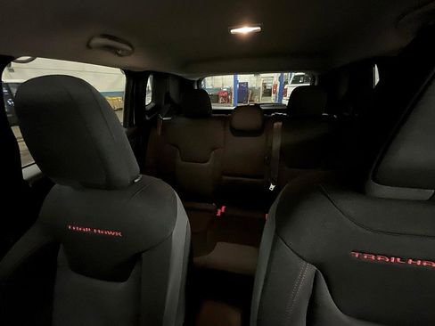 Used 2022 Jeep Renegade Trailhawk image 26