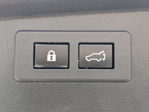 Used 2020 Subaru Outback Premium image 13