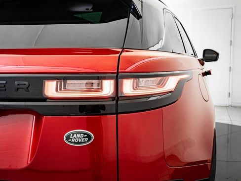 Used 2021 Land Rover Range Rover Velar R-Dynamic S image 19
