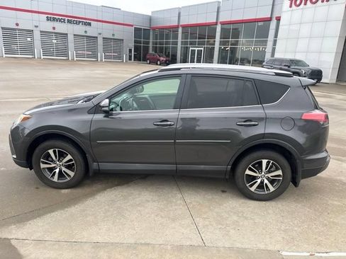 Used 2017 Toyota RAV4 XLE AWD/4WD image 7