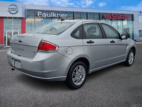 Used 2011 Ford Focus SE image 6
