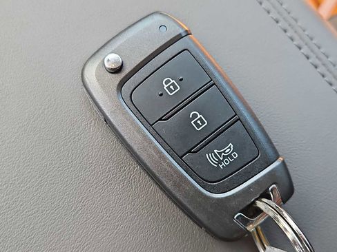 Used 2020 Hyundai Santa Fe SE w/ Cargo Package image 34