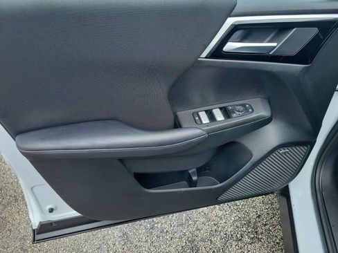 Used 2025 Mitsubishi Outlander ES FWD image 20