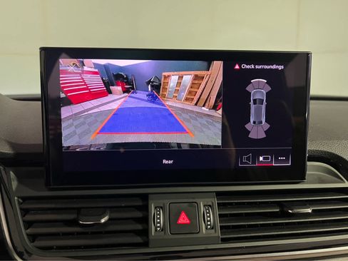 Used 2023 Audi Q5 2.0T Premium w/ Convenience Package image 16