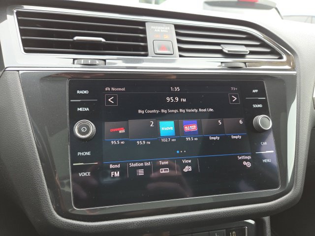 Used 2019 Volkswagen Tiguan SE w/ Panoramic Sunroof Package AWD/4WD image 14