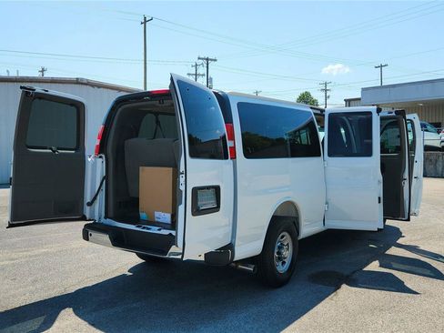 New 2026 Chevrolet Express 3500 LT w/ LT Preferred Equipment Group RWD image 6