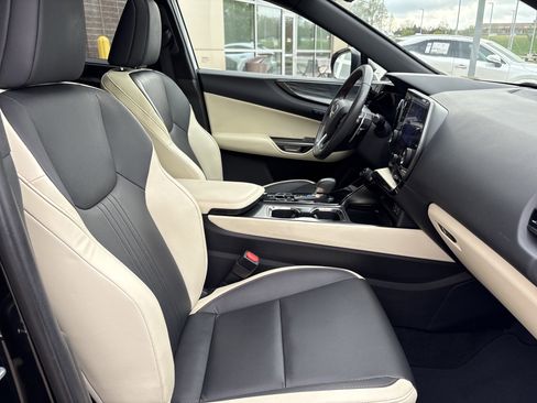 Used 2024 Lexus NX 250 FWD w/ Towing Package (2000 Lbs) image 33
