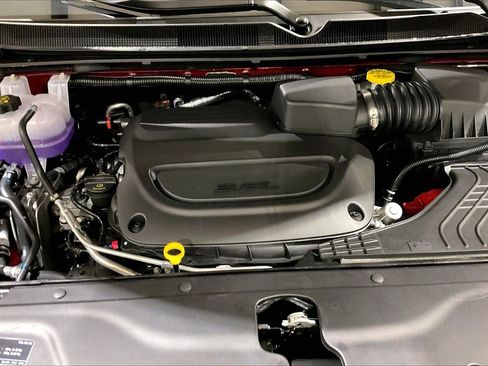 New 2026 Chrysler Pacifica Select image 11