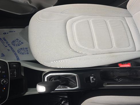 Used 2018 Jeep Renegade Latitude w/ Popular Equipment Group FWD image 33
