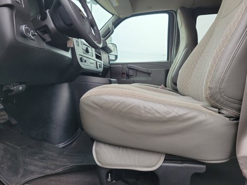 Used 2017 Chevrolet Express 2500 LT w/ LT Preferred Equipment Group image 13