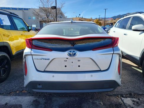 Used 2018 Toyota Prius Prime Advanced image 3