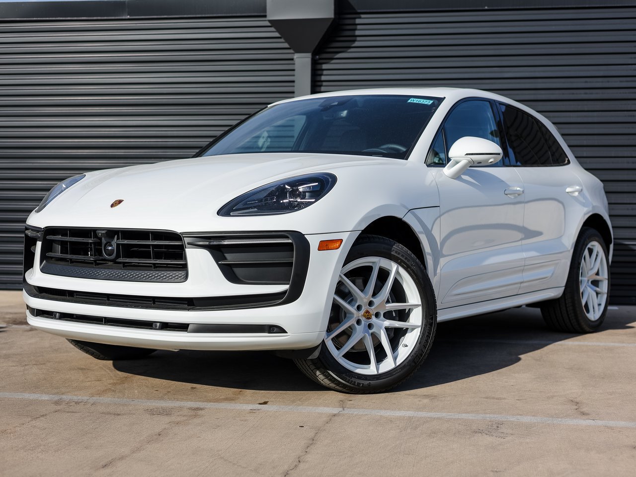 Certified 2026 Porsche Macan AWD/4WD image 1