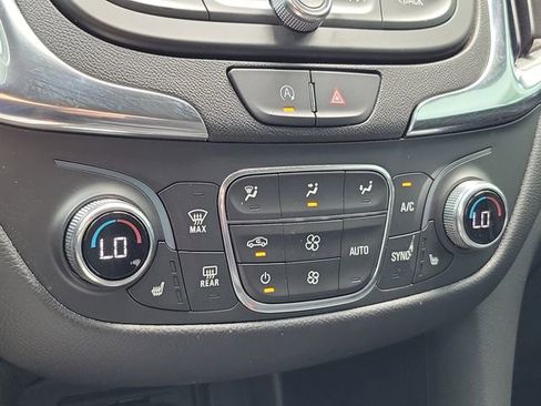 Certified 2024 Chevrolet Equinox LT FWD image 24