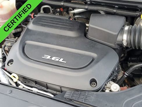 Used 2018 Chrysler Pacifica Touring-L image 29