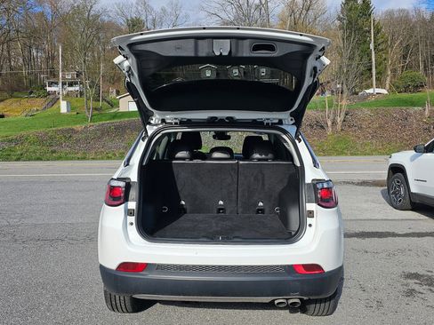 Used 2022 Jeep Compass Limited image 15