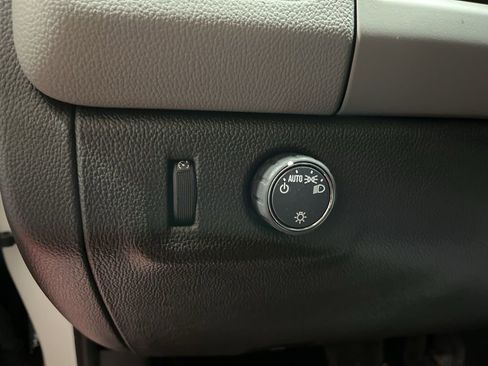 Used 2022 Chevrolet Colorado W/T image 19