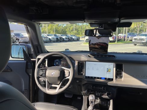 New 2025 Ford Bronco Outer Banks w/ Sasquatch Package image 40