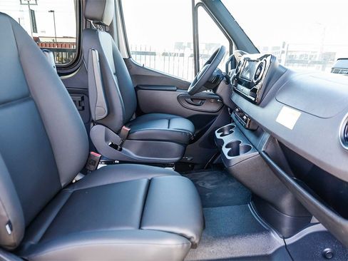New 2025 Mercedes-Benz Sprinter 2500 image 16