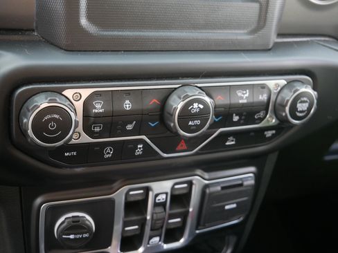 Used 2021 Jeep Wrangler Unlimited Sport image 22