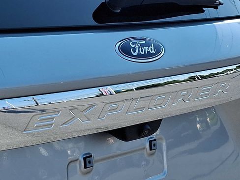Certified 2023 Ford Explorer XLT w/ Equipment Group 202A AWD/4WD image 30