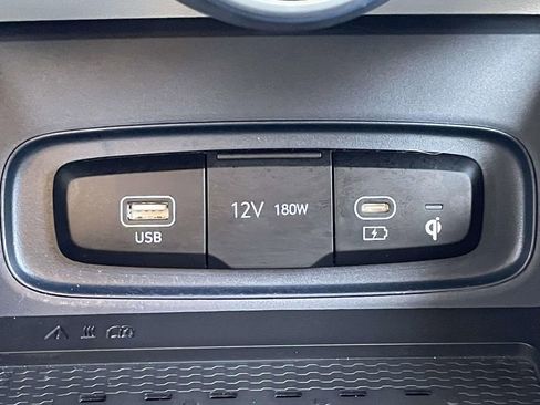 Certified 2024 Hyundai Venue Limited image 20