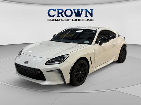 Used 2024 Toyota GR86 Premium RWD image 4