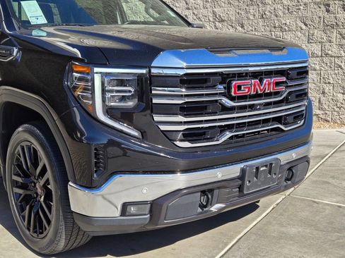 Used 2022 GMC Sierra 1500 SLT w/ SLT Premium Plus Package image 7