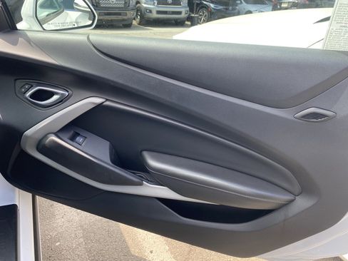 Used 2019 Chevrolet Camaro LT RWD image 15
