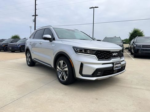 Used 2023 Kia Sorento SX Prestige AWD/4WD image 3