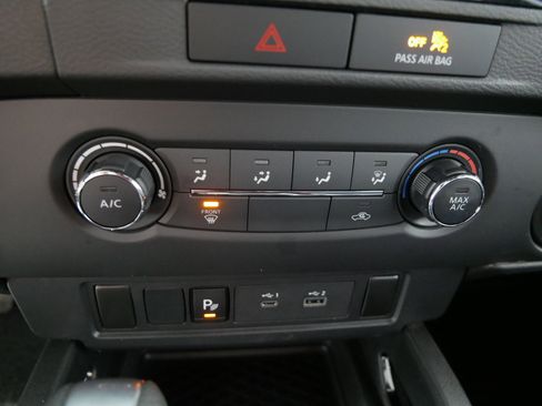 Used 2023 Nissan Frontier SV w/ Midnight Edition Package image 23