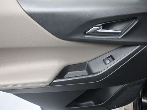 Used 2025 Chevrolet Equinox LT w/ Convenience Package II image 18