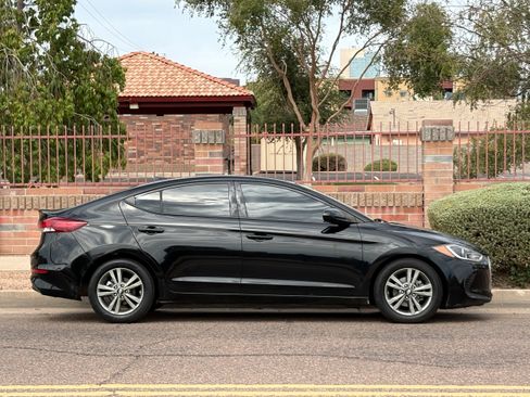 Used 2018 Hyundai Elantra SEL FWD image 9