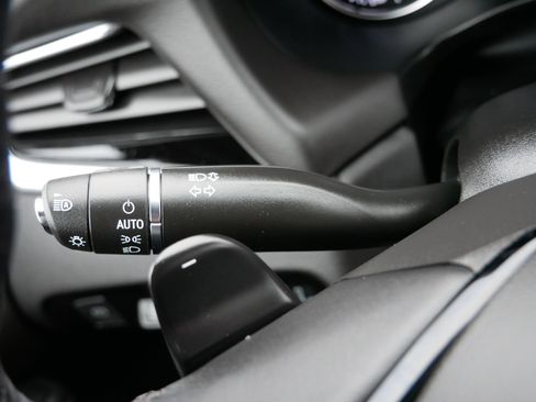 Used 2024 Buick Enclave Avenir w/ Avenir Technology Package image 25