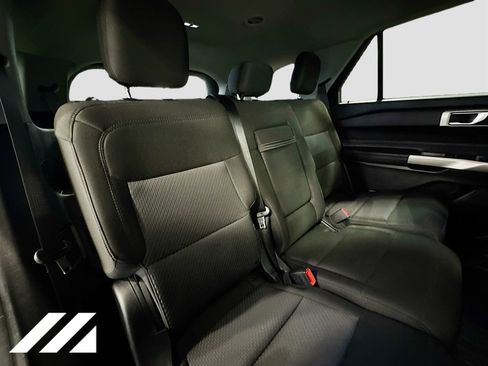 Used 2023 Ford Explorer XLT AWD/4WD image 28